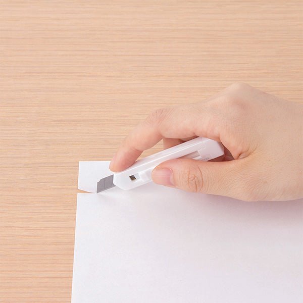XS CUTTER - White