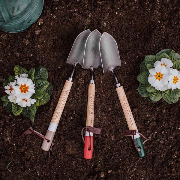 The Holly Garden Shovel - Mocha