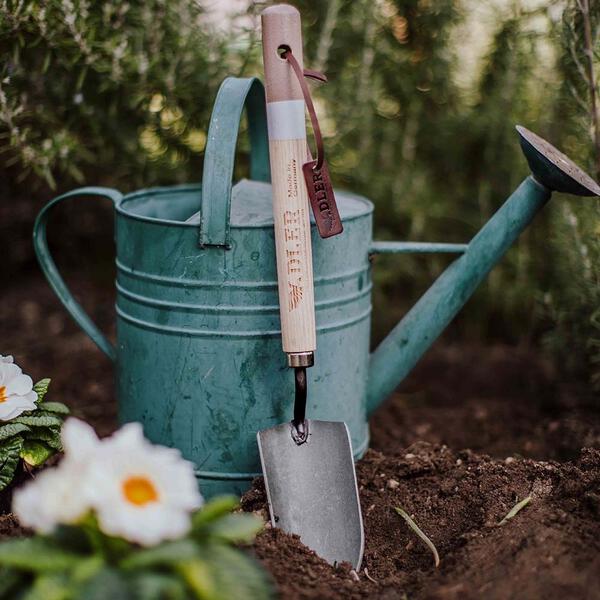 The Holly Garden Shovel - Mocha