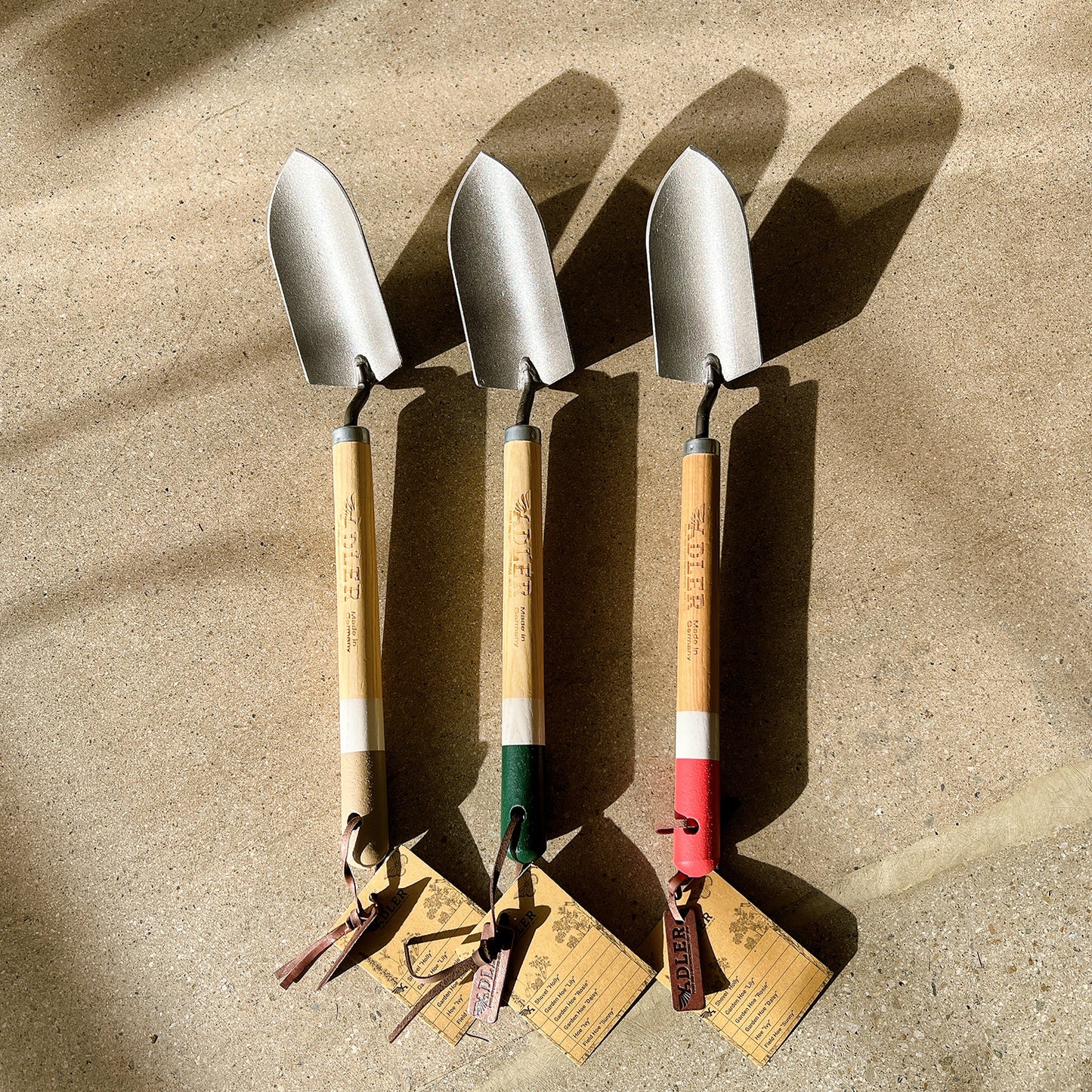 The Holly Garden Shovel - Mocha