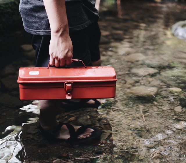 Y-350 Steel Toolbox with Top Handle and Camber Lid - Red