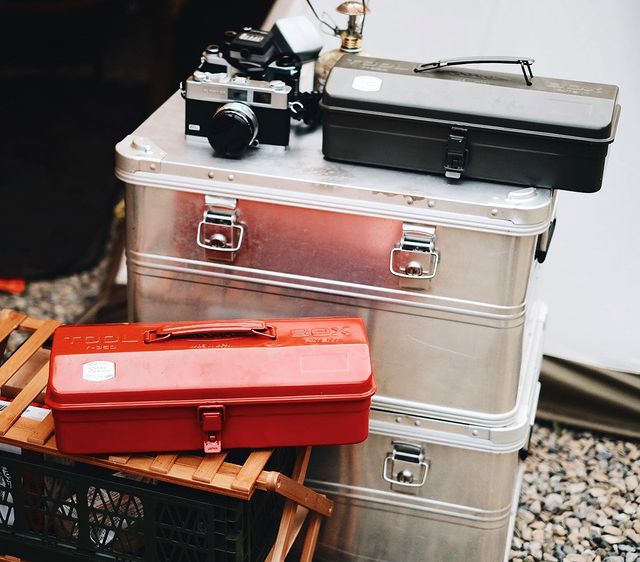 Y-350 Steel Toolbox with Top Handle and Camber Lid - Red