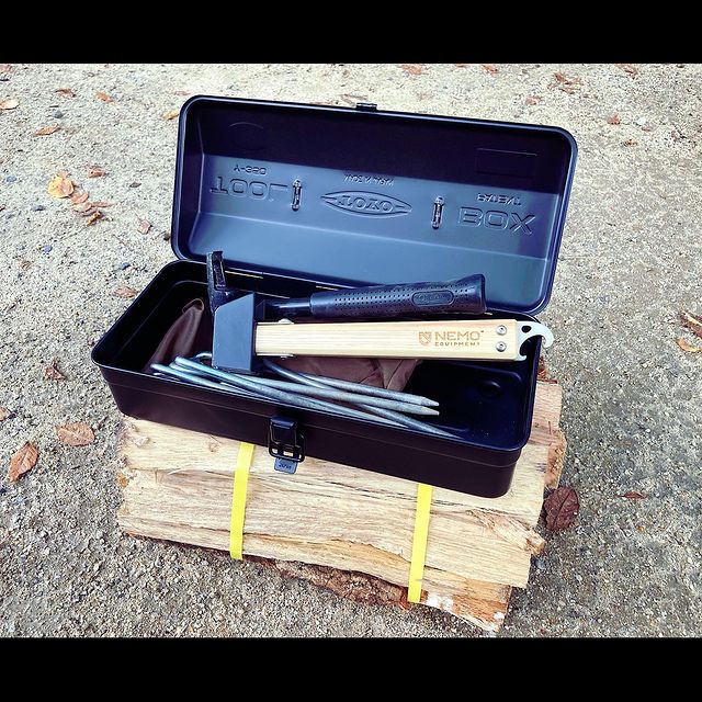 Y-350 Steel Toolbox with Top Handle and Camber Lid - Black