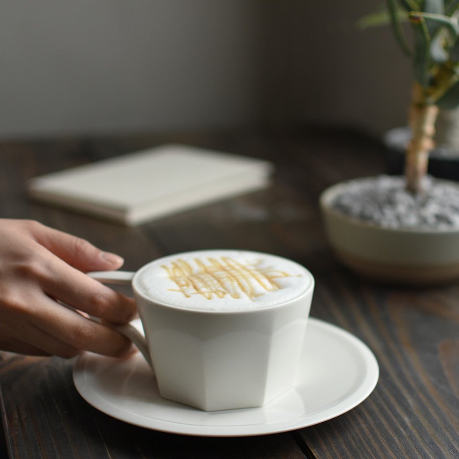 OCT cup & saucer 300ml / 10oz - White