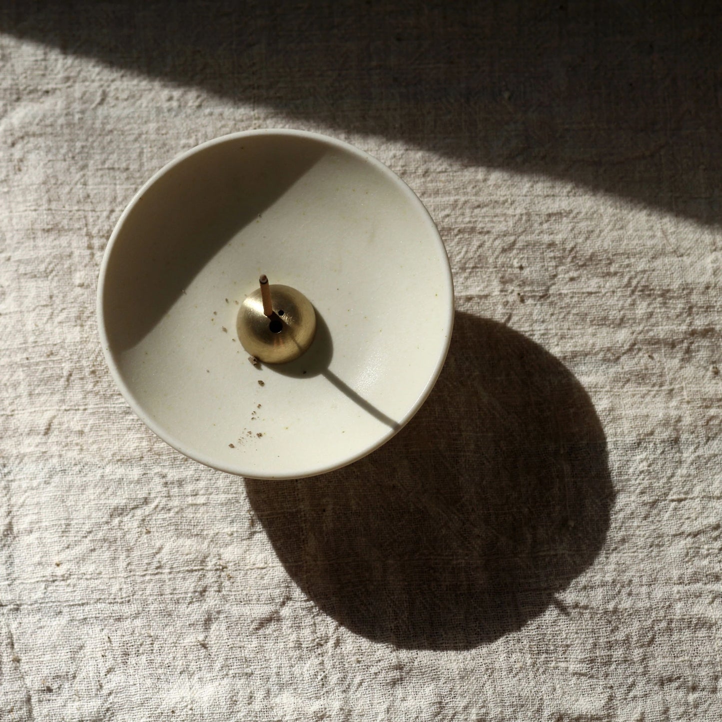 SHIBUI Porcelain Incense Holder - White Mountain Jade
