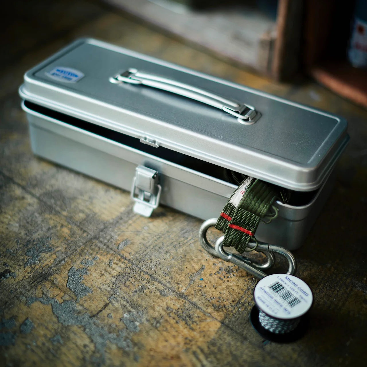 T-320 Steel Toolbox with Top Handle and Flat Lid - Silver
